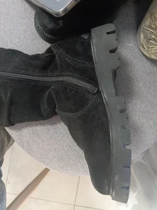 Botas negras media pantorrilla