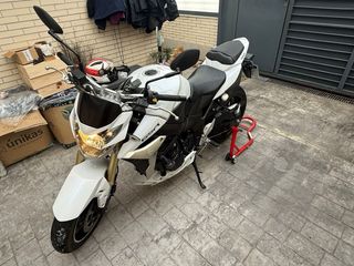 Suzuki GSR 750 Blanca - Muy pocos km, 7000 kms