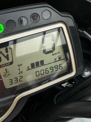 Suzuki GSR 750 Blanca - Muy pocos km, 7000 kms