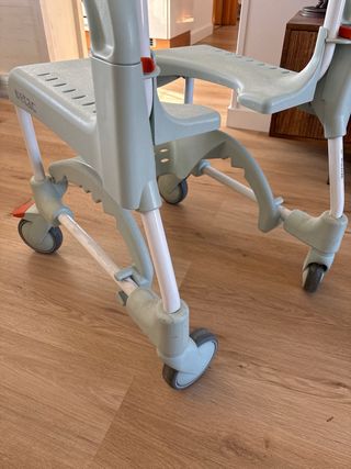 Silla WC ortopedia con ruedas