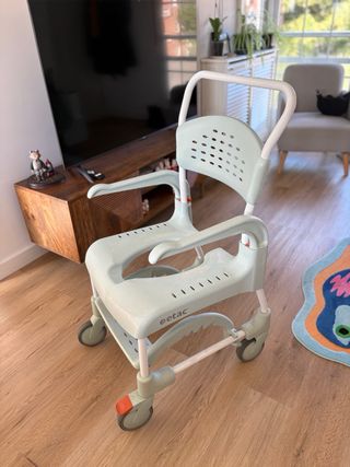 Silla WC ortopedia con ruedas