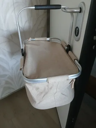 Nevera portátil con asa