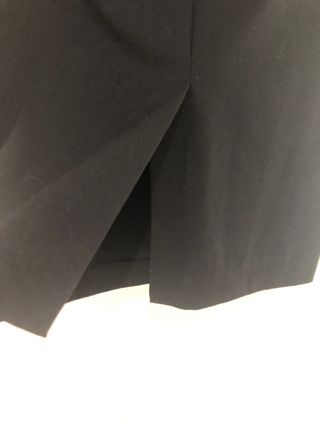 Falda tubo clásica con corte trasero