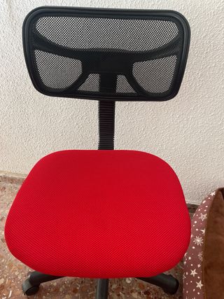 Silla de escritorio roja y negra