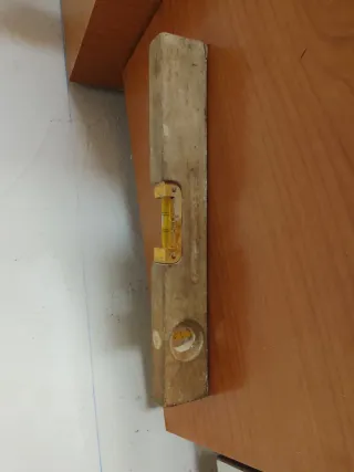 Nivel de burbuja antiguo de madera