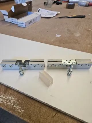 Pinzas Saheco para puertas correderas cristal