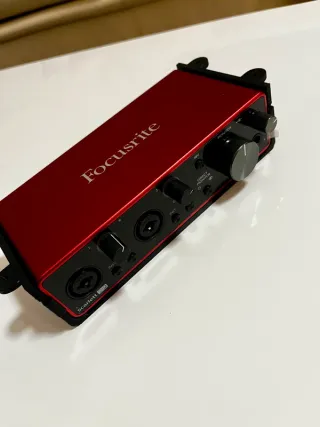 Focusrite Scarlett 2i2 3rd Gen Soporte