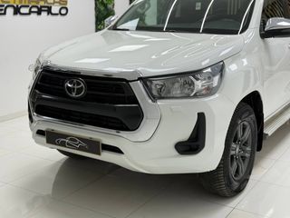 TOYOTA Hilux Cabina Doble VX desde 584€/mes*