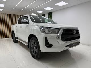 TOYOTA Hilux Cabina Doble VX desde 584€/mes*