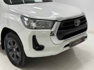 TOYOTA Hilux Cabina Doble VX desde 584€/mes*