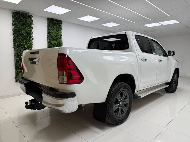 TOYOTA Hilux Cabina Doble VX desde 584€/mes*