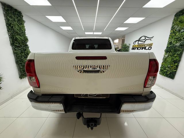 TOYOTA Hilux Cabina Doble VX desde 584€/mes*