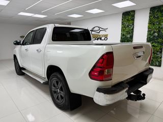 TOYOTA Hilux Cabina Doble VX desde 584€/mes*