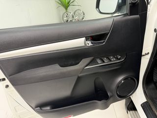 TOYOTA Hilux Cabina Doble VX desde 584€/mes*