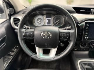 TOYOTA Hilux Cabina Doble VX desde 584€/mes*