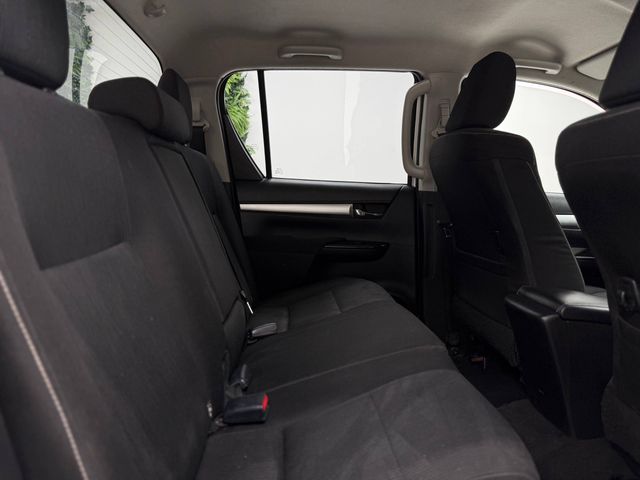TOYOTA Hilux Cabina Doble VX desde 584€/mes*