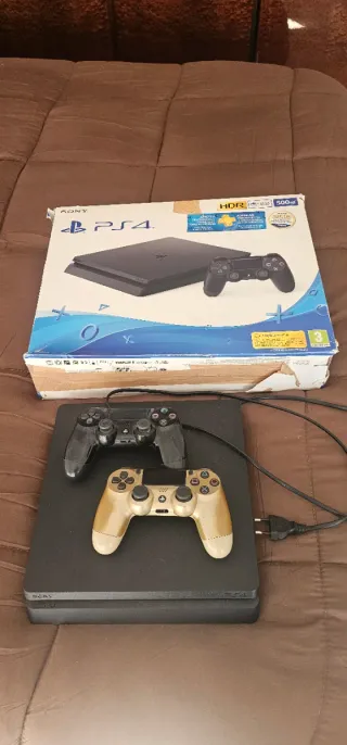 PS4 (PlayStation 4) con 2 mandos