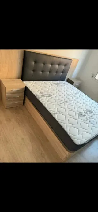 Canapé y colchón matrimonial