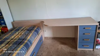 Mueble de dormitorio con escritorio