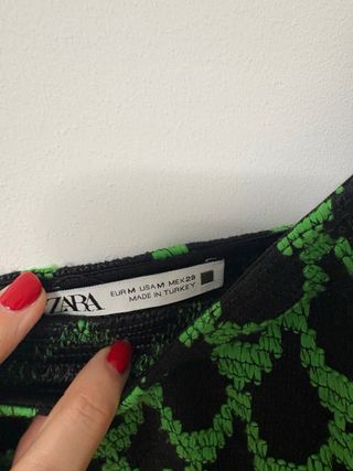 Vestido de punto verde y negro