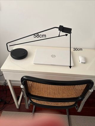 Lámpara de escritorio metálica negra