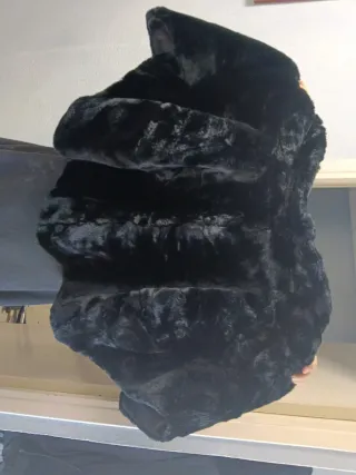 Chal de pelo sintético negro