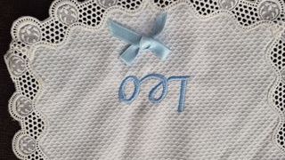 Baberos Vintage Azules con Encaje