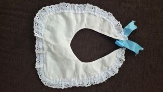 Baberos Vintage Azules con Encaje