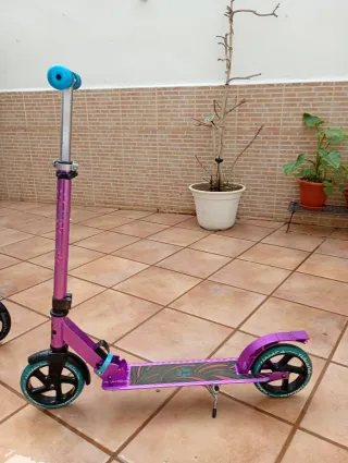 2 Patinetes por 24€. En buen estado y poco uso.