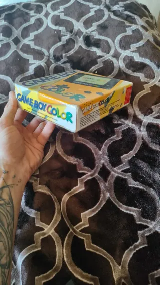 Nintendo Game Boy color Amarilla