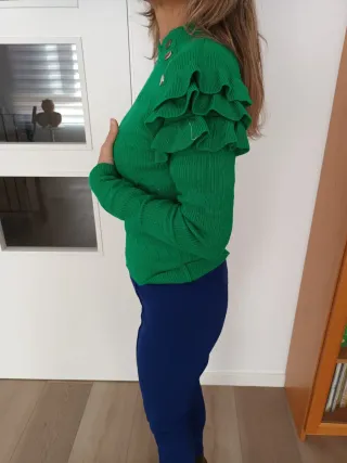 Jersey verde y azul marino con volantes