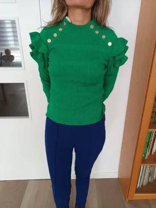 Jersey verde y azul marino con volantes