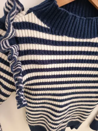 Jersey verde y azul marino con volantes