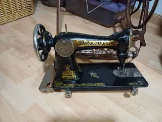 Máquina Singer Antigua + Pedal Sigma