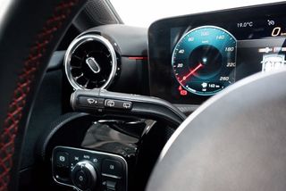 Mercedes Clase A CLASE A 180D 115CV AMG LINE AUTOMATICO