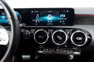 Mercedes Clase A CLASE A 180D 115CV AMG LINE AUTOMATICO
