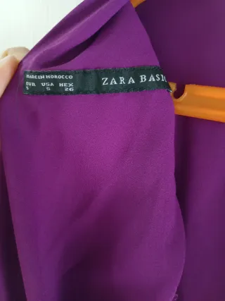 Camisa Zara morada escote trasero