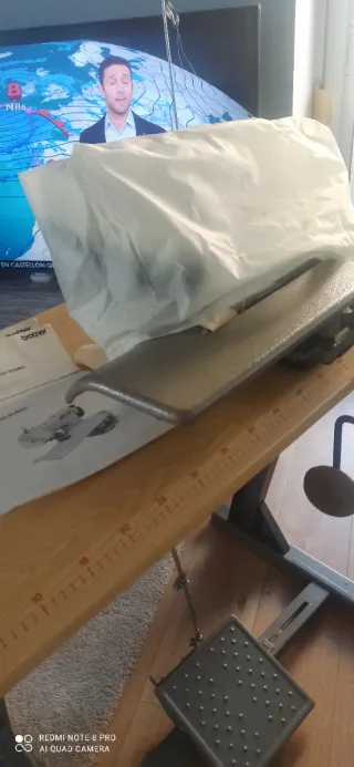 Máquina de coser puntada invisible Brother