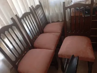 Conjunto de 4 sillas de madera maciza
