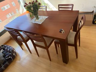 Mesa y 4 Sillas Comedor Madera