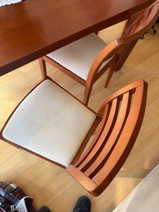 Mesa y 4 Sillas Comedor Madera