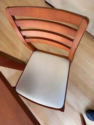 Mesa y 4 Sillas Comedor Madera