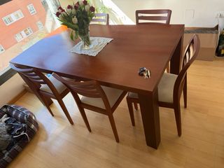 Mesa y 4 Sillas Comedor Madera