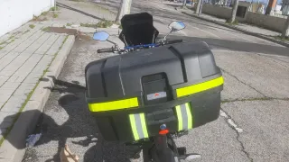 Zontes Z2 Naked Moto Negra y Azul