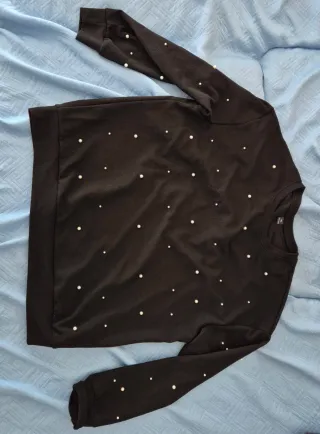 Camisa  negra con perlas