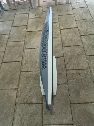 LG 32" LCD (NO SMART TV)