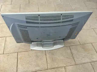 LG 32" LCD (NO SMART TV)