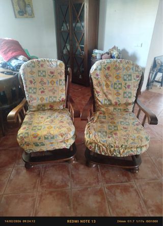 Butaca balancín de madera estampada