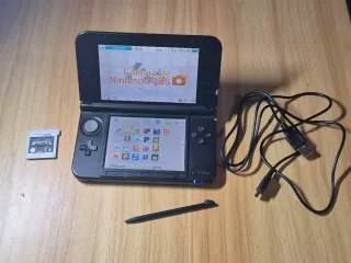 Nintendo 3DS XL + Accesorios (en la descripción)