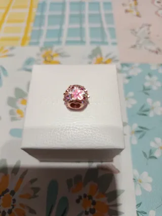 Charm y cierre para pulsera de Pandora.